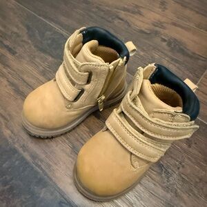Wonder Nation Tan Toddler Boots